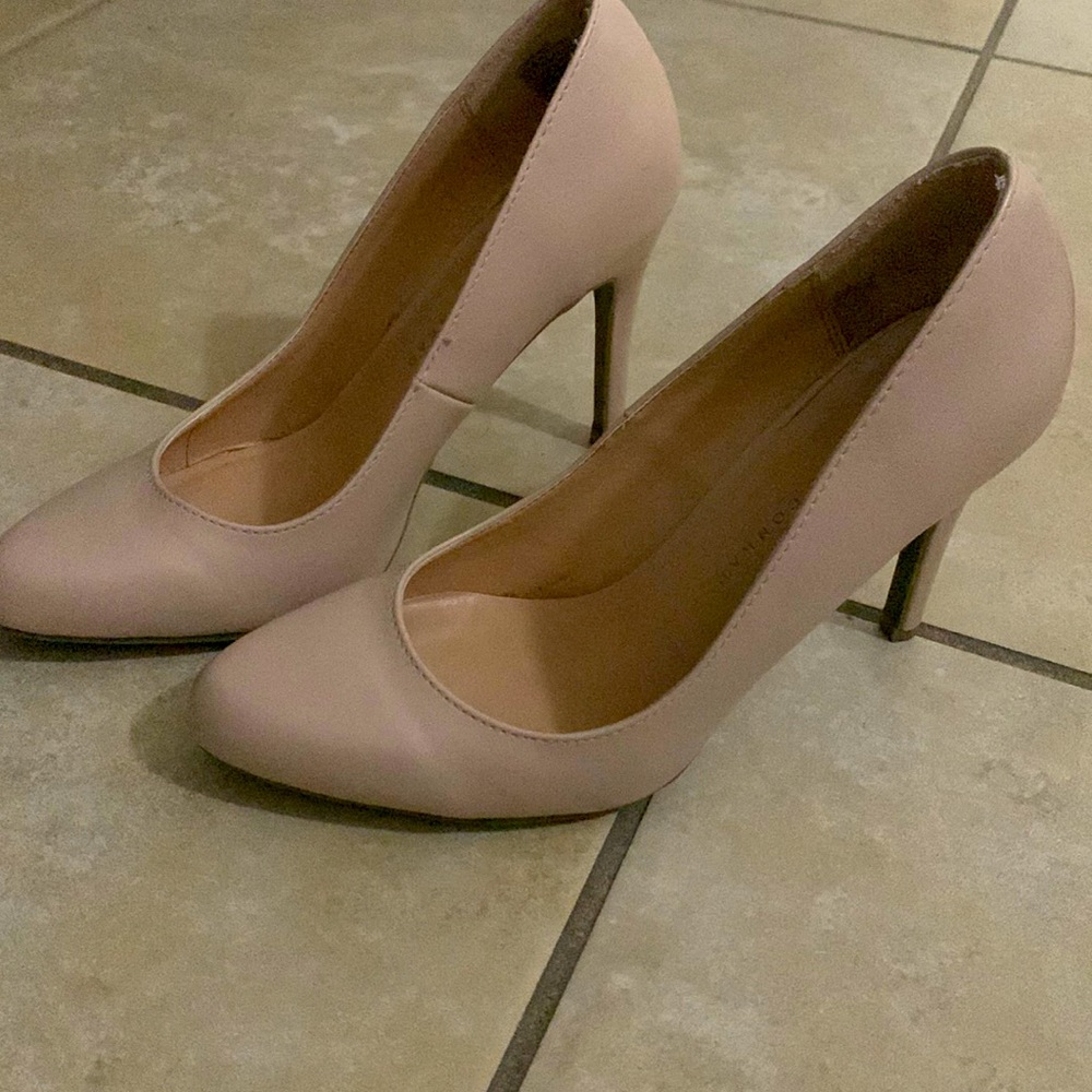 Nude heels lauren conrad